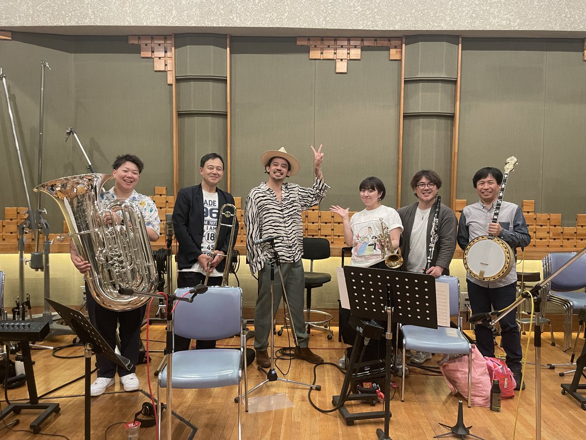YoichiMurata's tweet photo. アンサンブルの後にレコーディング。アレンジさせてもらって想像を遥かに超えたいいサウンドになりました！
座組大成功！メンバーの組み合わせがアレンジなんかよりもサウンドを左右します。皆んな楽しそうな表情で一安心。 https://t.co/vjBB73DCco