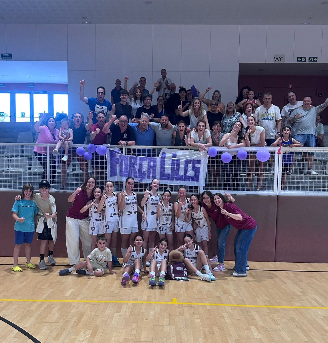 raquelmenddez's tweet photo. 🔚 Mini B 25/26💜

Les incalculables hores compartides, la il·lusió i el talent sumat a les ganes de treballar i somiar es transformen en coses irrepetibles

🏆Campiones Molinet
🏆Campiones Lliga
🏆Campiones Campionat Bcn
🥉Terceres de Catalunya

🤯 No ho normalitzem…

🔜Year 2! https://t.co/opBzYEDxBu