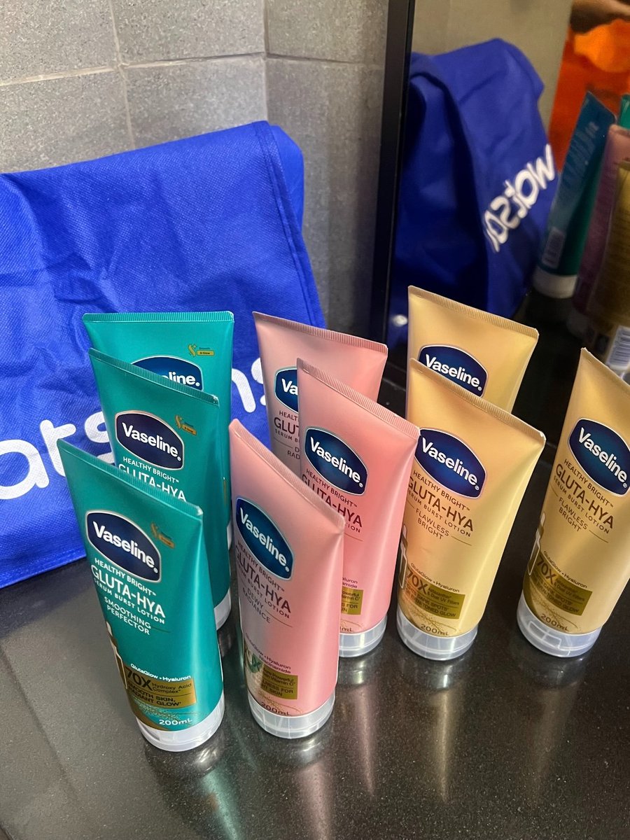 hellobookworm's tweet photo. Abis borong Vaseline biar sama dg JENNIE. Yg mau beli online juga bisa di sini guys https://t.co/W7dRC2cIS3
#VaselinexJENNIE https://t.co/RO8us2JaW4