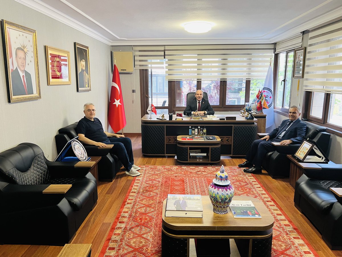 AbbasGNDZ2's tweet photo. Her zaman Şehit ve Gazi Ailelerimizin yanında olan E.Tümgeneral  Değerli büyüğüm Sayın Halil Sosyal Paşam ve Çalışma ve Sosyal Güvenlik Bakanlığı kıymetli Başkanım Bakan Müşaviri Sayın İsmail Ertüzün bey ile birlikte bizi Genel Merkezimizde ziyaret ettiler. Bu nazik ziyaretlerinden dolayı Saygıdeğer Paşama ve kıymetli Başkanımıza teşekkür eder, şükranlarımı sunarım.🤲🇹🇷🤲