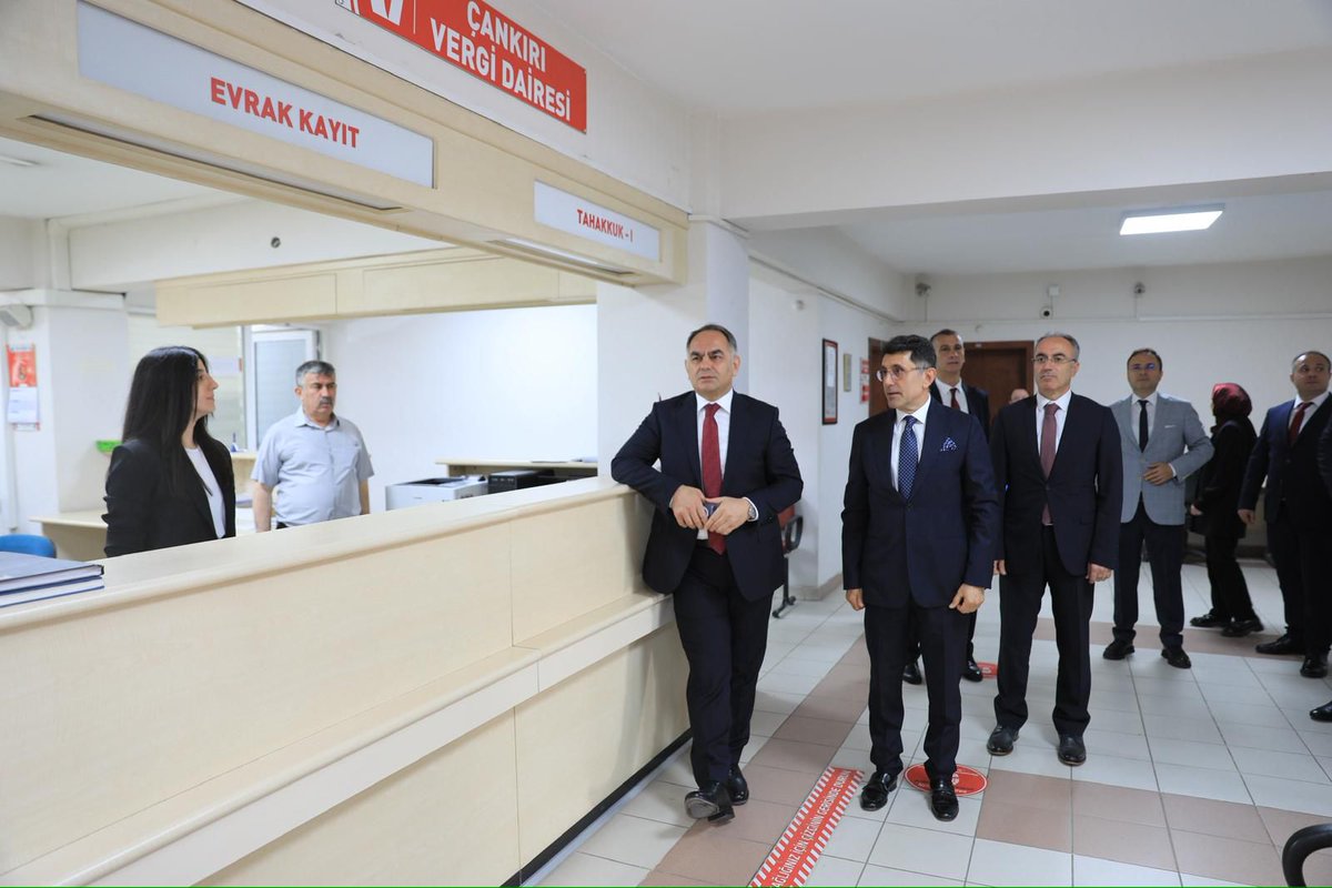 cnkrdftrdrlg's tweet photo. Valimiz Sayın Hüseyin Çakırtaş, Defterdarlığımızı ziyaret ettiler. 
 #VergiGeleceğimizdir
#vergigüvendir #VergiBirleştirir @gibsosyalmedya
@hmbakanligi https://t.co/93O7dR26jH