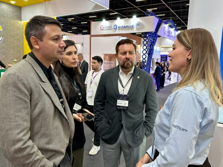 sedecti_AM's tweet photo. O Governo do Amazonas, por meio da Sedecti e do Escritório Representação em São Paulo participou de uma das maiores feiras do setor farmacêutico na América Latina, a FCE PHARMA. A 30ª edição do evento encerrou no último dia 3 de junho, na capital paulista.
https://t.co/UoirUxD1cS https://t.co/22RyIPRElk