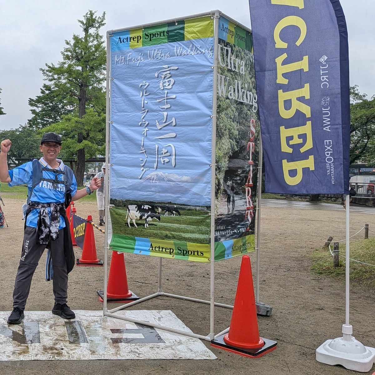 solixmagick's tweet photo. 2026年6回目の #ロングウォーク挑戦 #富士山一周ウルトラウォーキング 完歩しました
タイムは28時間40分44秒
完歩できたこと、様々な出逢いがあったことに感謝の気持ちでいっぱいです
https://t.co/HU4VoXeacQ

#ウルトラウォーキング
#Jユニウォーカー
#Jサポウォーカー
#非体育会系ウォーカー https://t.co/Ds3BoA0gpA