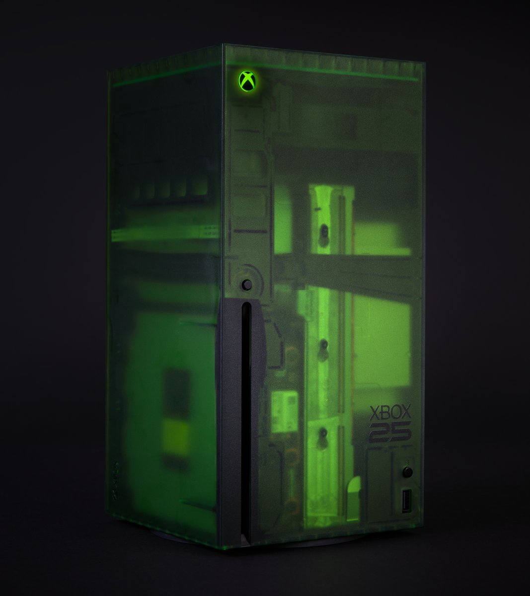 xboxuk's tweet photo. How it started vs how it’s going | #XBOXShowcase https://t.co/fyEWHnXYHy