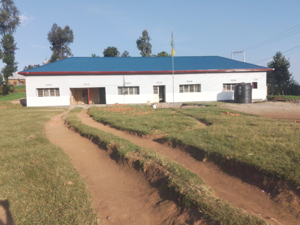 BIMENYIMAN10154's tweet photo. @MusanzeDistrict 
Turashima ubuyobozi bwakarere ka @MusanzeDistrict  ndetse nubuyobozi bwumurenge wa @Busogosector bukomeje kutwubakira akagari @kavumucell  abaturage ba kavumu turabashimye cyane natwe tuzaharanira kujyambere nkamituweri na ejoheza murakoze🙏 https://t.co/wCpOx4rXAd