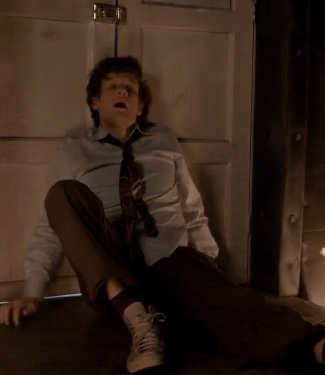 DominicJGM's tweet photo. It’s always bugged me that we never got a reason for why or how Ten’s suit jacket mysteriously disappeared between The End of Time and The Eleventh Hour.

Can’t help but think we were denied the image of Eleven desperately using it to try and put out the fire in a panic. https://t.co/s8Wsb9HIqx