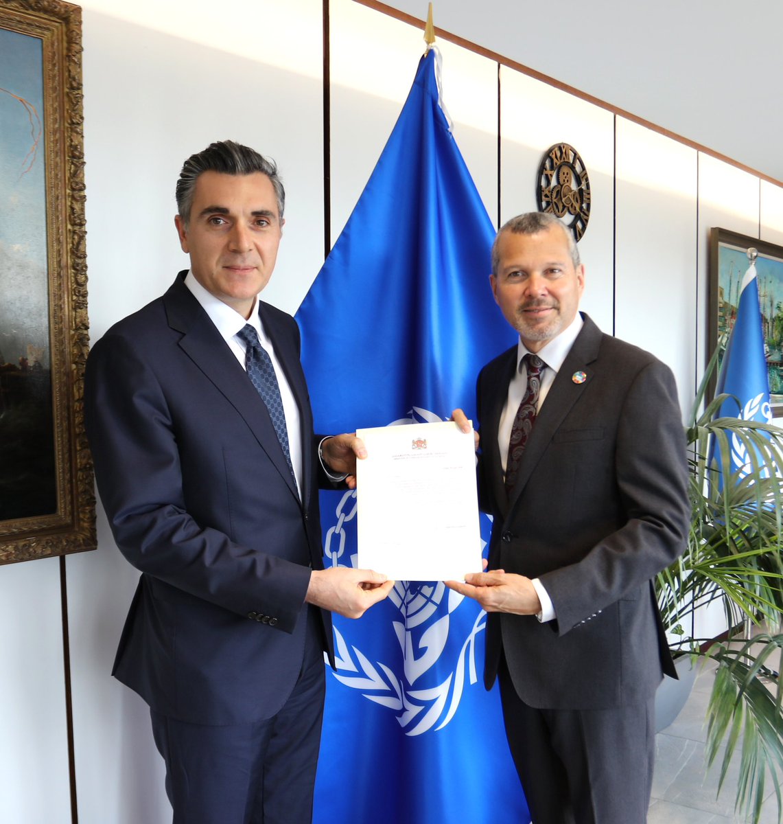 GeoEmbLondon's tweet photo. Ambassador Ilia Darchiashvili presented his Letters of Credence to IMO Secretary-General Arsenio Dominguez, officially assuming his duties as Permanent Representative of Georgia to the IMO. 

Georgia remains committed to strengthening cooperation with @IMOHQ.

#Georgia #IMO https://t.co/Q3phKVDKoK