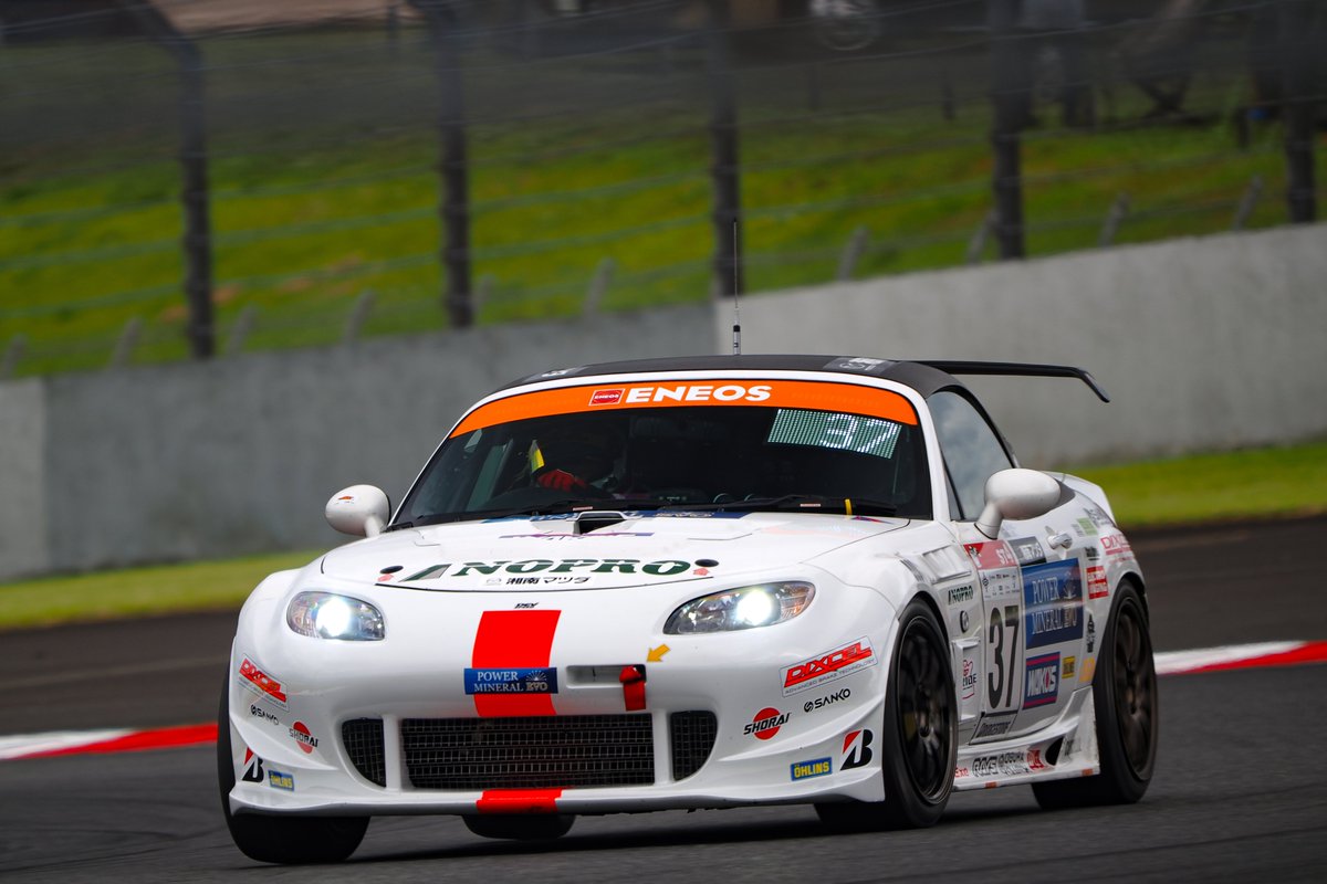 arumo2's tweet photo. 24時間レース クラス5位完走  #37 DXLパワーミネラルEVO☆NOPRO☆NCロードスター [ジョニー 小倉選手/尾崎 俊介選手/野上 達也選手/大谷 飛雄選手/山本 龍選手/大井 貴之選手]
お疲れ様でした(=ﾟωﾟ)ﾉ
(テストDay～本戦)
#TEAMNOPRO #S耐 #富士24時間 #FUJI24H https://t.co/G4KFzOmWN0