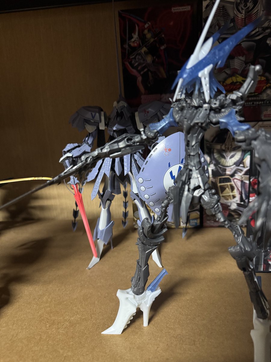D2fproject's tweet photo. プラモデル作成VSMS 1/100 ゲートシオンマーク3 リッタージェット・破烈の人形　ダルマス（ホークヘッド)各種、差し替え用のパーツ作成設定画版頭部装飾部分稼働式腰部分　持ち手ディストーション・ブレード・ブロウ破裂の人形ツーショット　
#ファイブスター物語　#ダルマス　#ゴティクメード　#GTM https://t.co/VJABBJOuTa