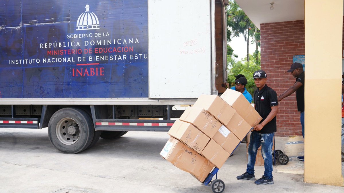 Resumen_Final's tweet photo. Otro sospechoso «proceso de urgencia» en INABIE para comprar zapatos.
 https://t.co/65mJx43pe7 https://t.co/x8HCL6EYdC