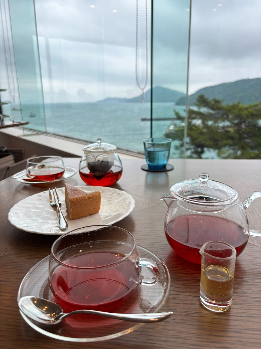 Pchan_ABC's tweet photo. 鳥羽って近いのに景色とか雰囲気がちょっと旅行に行った気分になるから好き
鳥羽でご飯した後はだいたいデザートに鳥羽国でチーズケーキのコース😆 https://t.co/XNtj5GaqYR