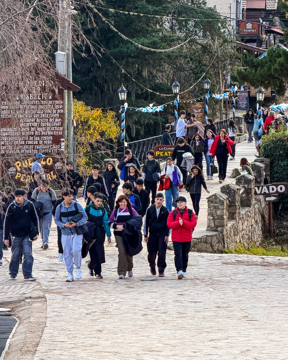 DarioCapitani's tweet photo. 🌄 La Cumbrecita es uno de los destinos más reconocidos de Córdoba y continúa consolidando una propuesta turística con identidad propia.

Junto a Silvana Torres y su equipo conversamos sobre los desafíos y oportunidades que acompañan su crecimiento y el trabajo que se viene desarrollando en la localidad. 📍#CórdobaTurismo