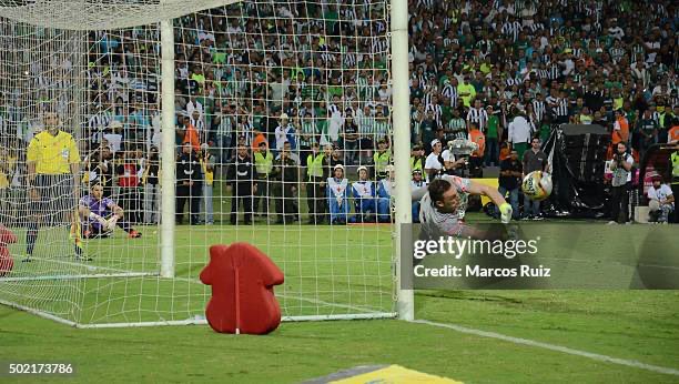 juniorlpr1924's tweet photo. ¿Por qué es una final distinta? 

Porque en el 2014 y 2015 muchos de los que hoy son hinchas, sufrieron estos momentos muy tristes contra Nacional. 

Hoy es día de sacarse esa espina, esa cruel infancia y esos días duros como hinchas donde nada se nos daba. 

@JuniorClubSA ❤️🥺 https://t.co/kRnrUsIJgW