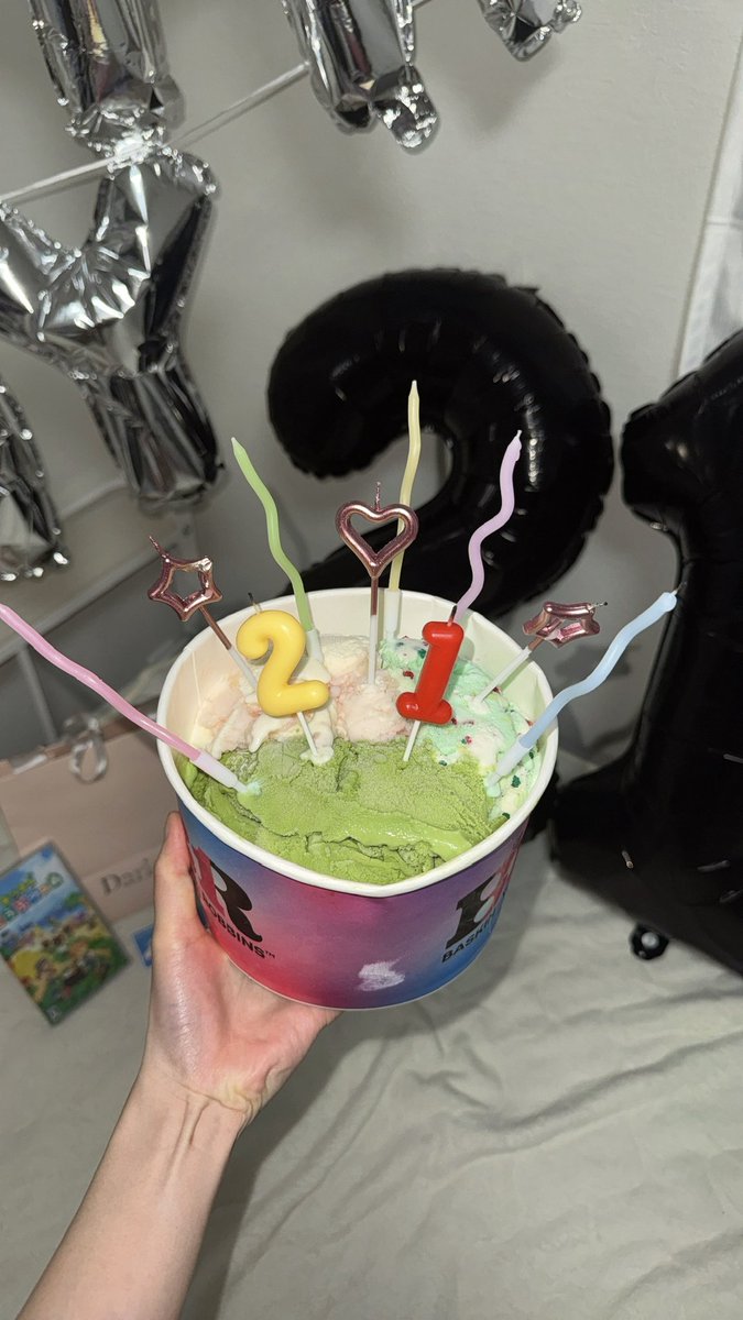 ull_llo's tweet photo. 🎂⭐️ https://t.co/0vuRvEDSlA