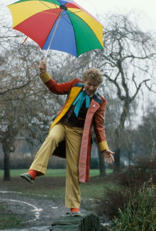 pea_pole's tweet photo. i love it when they have a gay ass umbrella ... my favorite genre ❤️ https://t.co/ED1uBMcGH9