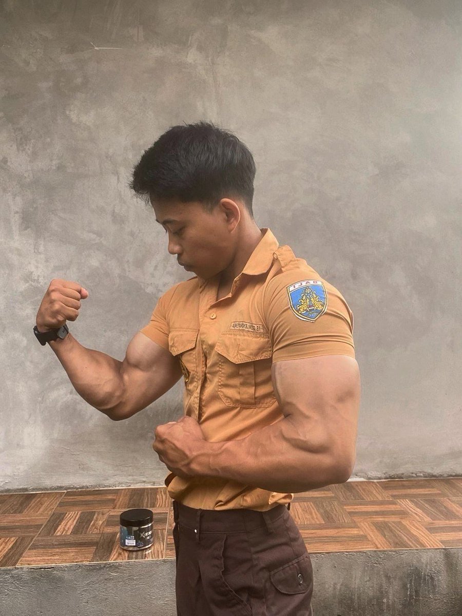 CoganMuscle's tweet photo. Body mantap anak SMA💪🏻 https://t.co/mMp1DgUxMj