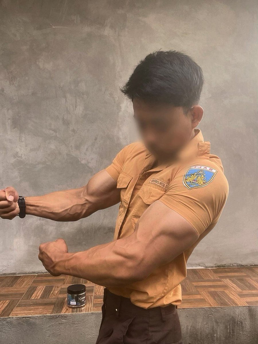CoganMuscle's tweet photo. Body mantap anak SMA💪🏻 https://t.co/mMp1DgUxMj