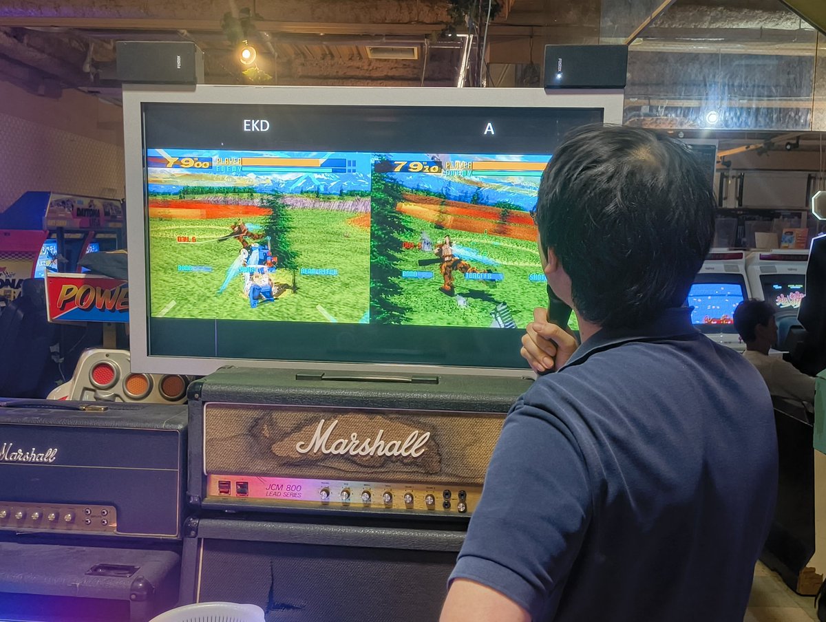 AORUKA1's tweet photo. 2023年頃から開催されていた高田馬場ミカド月例OMG大会の歴史が本日幕を閉じました。

オラタン主戦場なワシですが、ひさしぶりに触れたOMG対戦が楽しくて通ってましたよ♪ 

たくさんのプレイヤーと知りあって、対戦して、飲みにいく。昔ながらのゲーセン文化に酔いしれた。また たいせんしましょう! https://t.co/M94YaCKXOO