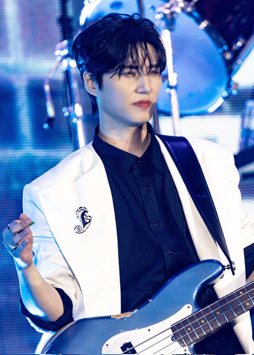 honge1219's tweet photo. 26.05.17_DAY6_데케이드_부산
#강영현
#day6 #데이식스 #youngk #영케이 https://t.co/5boiU23VXi