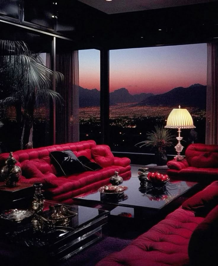QUEENP0P's tweet photo. 80s-90s Gothic Mansion https://t.co/UT2iJWdizF