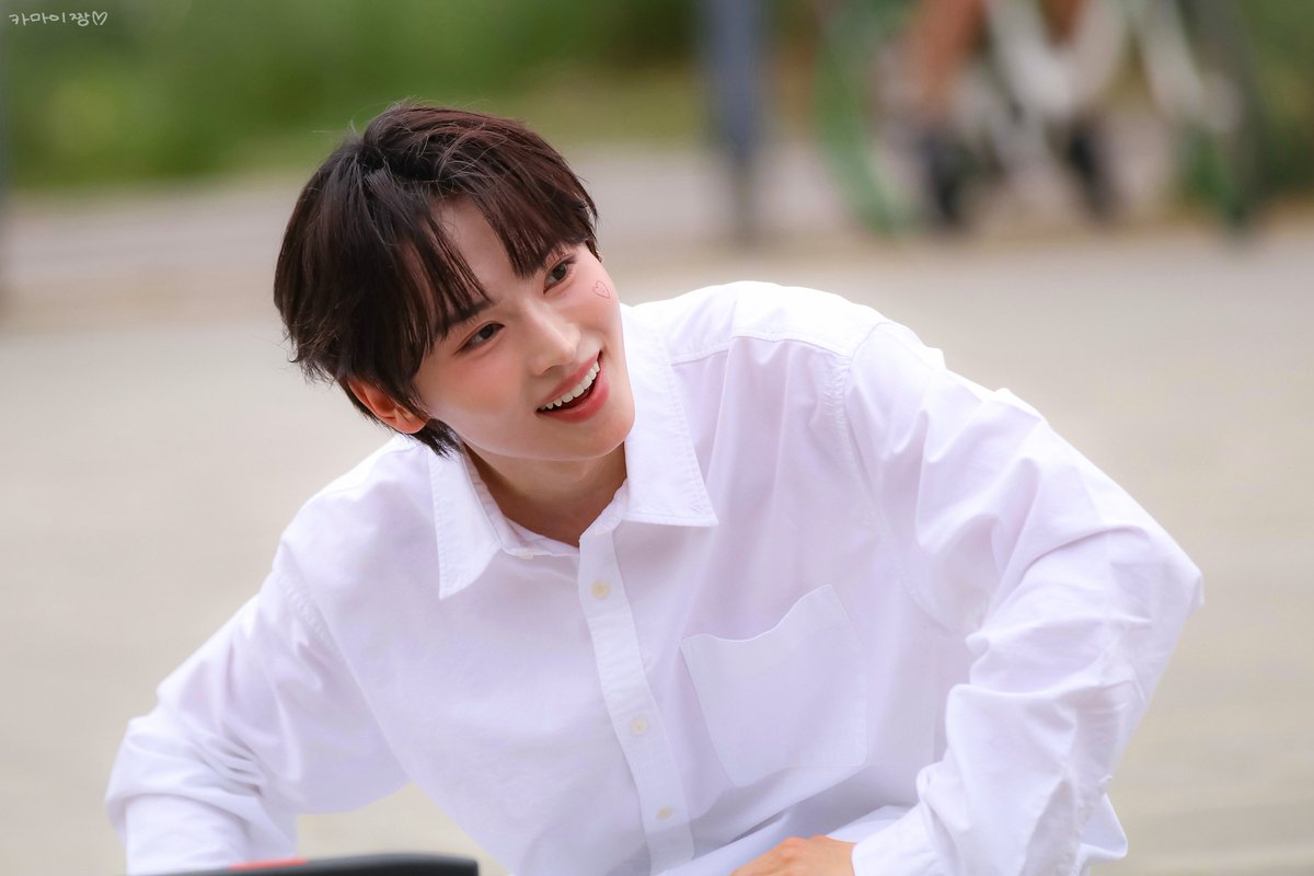 ih__mi's tweet photo. 260607 망원 한강 버스킹

세젤멋진 #김인후 💫

#TUNEXX #튜넥스 #인후 #INHU https://t.co/wIVWrI5QlO