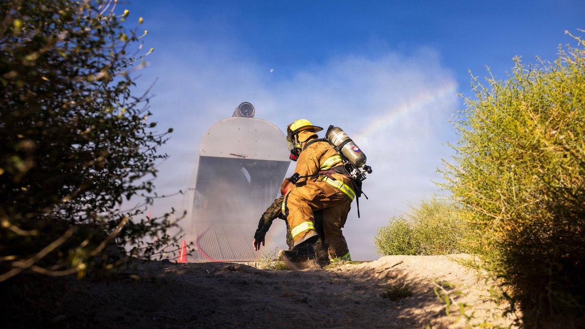 marforres's tweet photo. Marines with Marine Wing Support Squadron 473 conduct aircraft rescue and firefighting training during Integrated Training Exercise 3-26 at @MCAGCC29Palms on June 5, 2026.

#MARFORRES #ITX326 #TotalForce https://t.co/9nKG0ML1oS