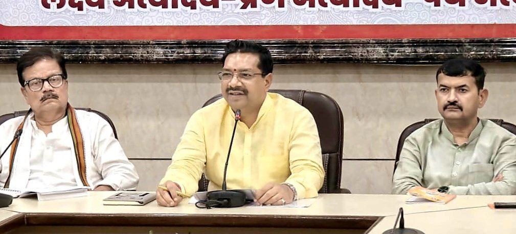 ajaeybjp's tweet photo. भाजपा प्रदेश कार्यालय, जयपुर में कार्यरत कर्मचारी/कार्यकर्ताओं के साथ परिचयात्मक संवाद हुआ।

इस अवसर पर प्रदेश महामंत्री व कार्यालय प्रभारी श्री @SharwanBagdiBjp जी एवं प्रदेश कार्यालय सचिव श्री @BJPMukeshPareek जी उपस्थित रहे। https://t.co/Gr4IIvBzAn