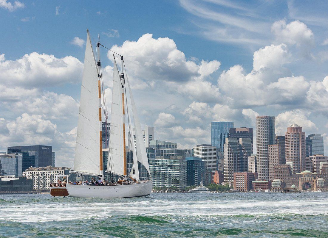 luxsure's tweet photo. Le Boston le plus intéressant n’est pas toujours celui des cartes postales.
La ville se découvre aussi à travers ses lieux confidentiels, son patrimoine discret et ses rythmes de quartier.
#Boston #TravelCulture #CityGuide
https://t.co/DRAKUQjL47 https://t.co/oeGH7cmGjE