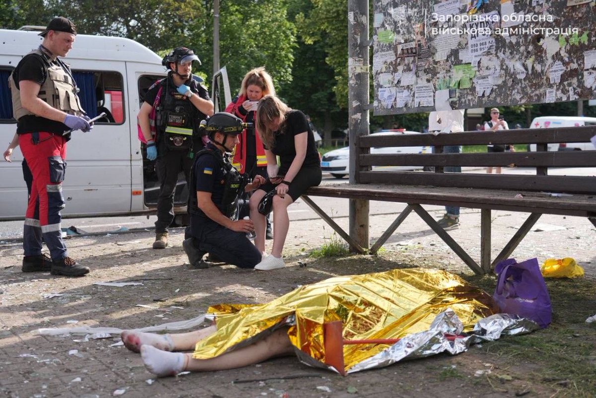 NAFOvoyager's tweet photo. 💔 Zaporizhzhia. She was just waiting for the bus at a bus stop.

We don’t hate russia enough. https://t.co/8uhHFvcFvZ