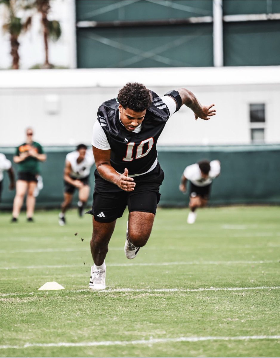 Brabra_Savage24's tweet photo. QB1🙌🏽 LETS GO MENSAH🟧_🟩
#HeisMENSAH #GoCanes https://t.co/KwBEOpxYxy