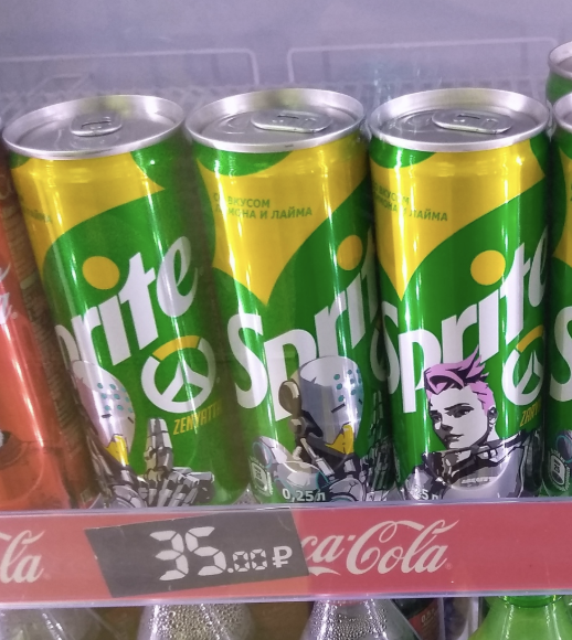 overfire_news's tweet photo. 🍋‍Region-exclusive #Overwatch x Sprite collab 

Back in 2019 Sprite held a special promo is Russia: players could buy limited-edition Sprite cans with Zenyatta, Hanzo and Zarya. Each can contained a code for a loot box (max 3 per account).

Players from this region still keep these cans as a keepsake 💚