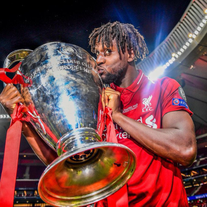 PitchTalkk's tweet photo. 🚨💔 Divock Origi has officially retired from professional football.

A cult hero, a big-game player, and a name that will never be forgotten by Liverpool fans. ❤️

Thank you, Divock. 👏

#Origi #Liverpool #Football #Retirement #PitchTalk https://t.co/R6ZSe07DS7