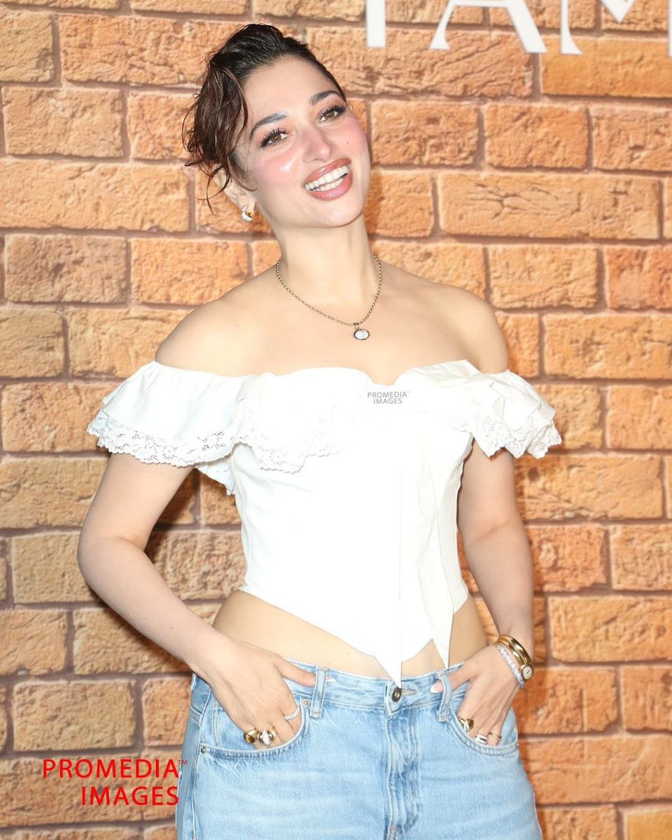 Chussur's tweet photo. Milky Tammana Looking Like A Wow...🤍 #TamannaahBhatia #bollywoodactress #southactress https://t.co/gbEkcu8syj