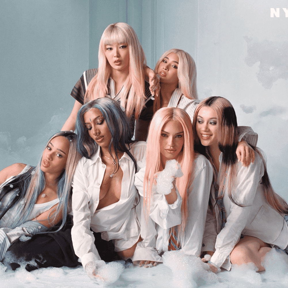 popboxd's tweet photo. MEU K-POP TÁ VIVO! BTS e KATSEYE irão lançar novas músicas nessa sexta-feira. Ansiosos? https://t.co/MuNzJQiaPE