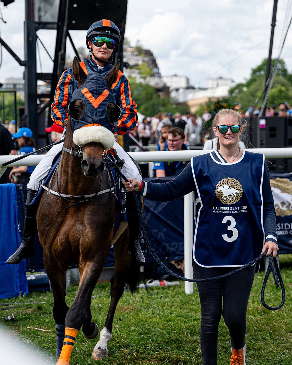TheEmiratespcup's tweet photo. The jockeys of the Sweden leg, a professional presence and a powerful performance as the finest Pure Arabian Horses met at Gardet Turf Racecourse, in the 33rd Edition of the UAE President’s Cup. 🐎

فرسان محطة السويد… حضور احترافي وأداء قوي في سباق جمع نخبة الخيول العربية على مضمار جارديت العشبي، ضمن أجندة النسخة الـ33 من الكأس الغالية.

#UAEPresidentCup | #SwedenStage | #GärdetRacecourse
#كأس_رئيس_الدولة_للخيول_العربية | #مضمار_جارديت