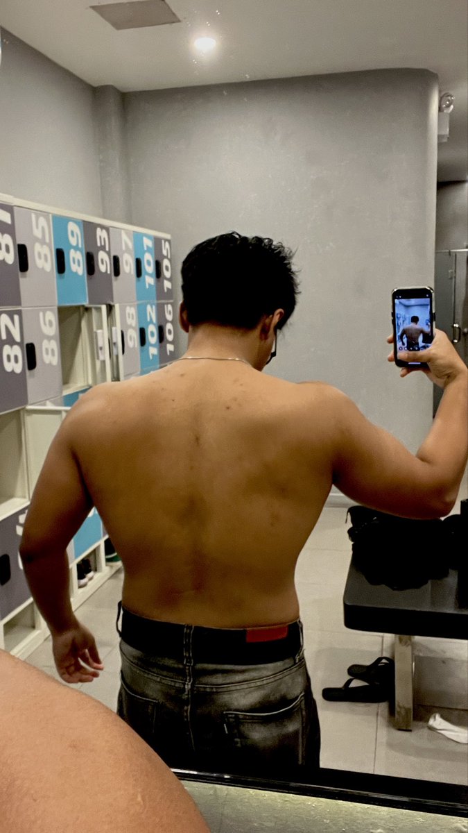ProteinWithFat's tweet photo. Monday night session https://t.co/QaENXhpUZ4
