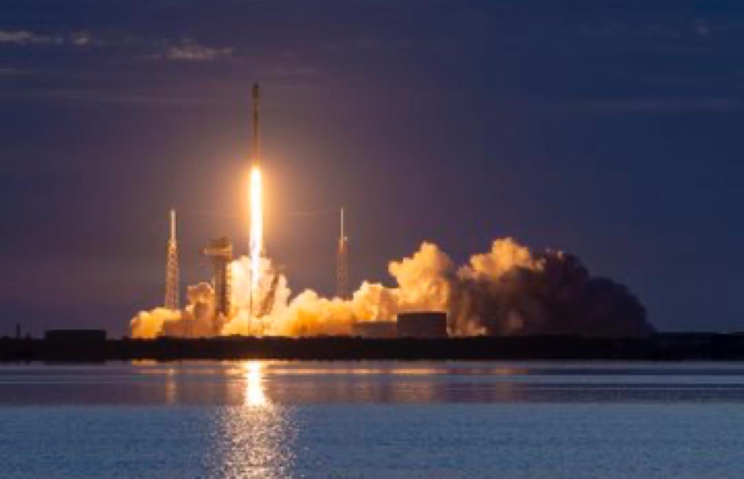 xi1AM1Kal's tweet photo. Falcon 9 launches 29 @Starlink satellites from Florida
https://t.co/tH2iiUlbOG https://t.co/xaKn0QaPvG