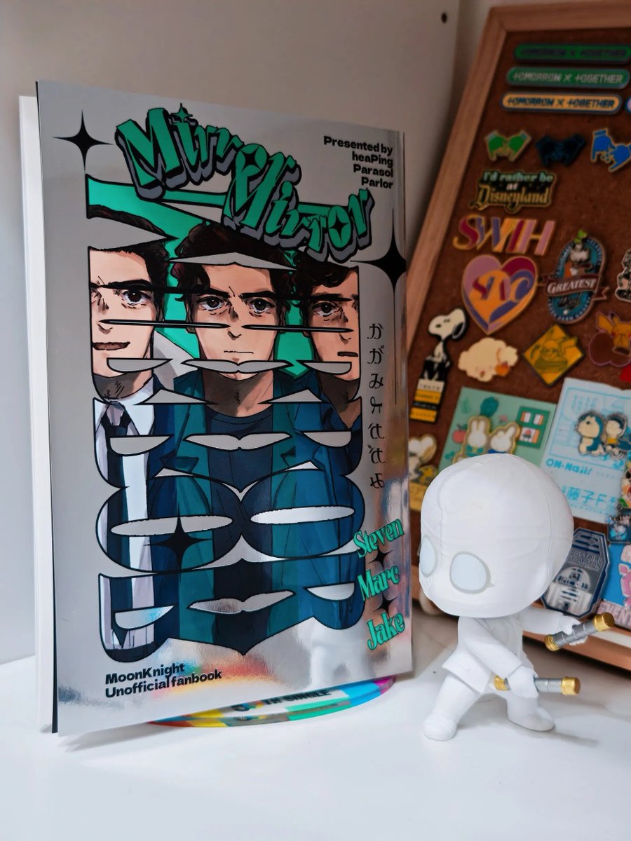 mori_ennu's tweet photo. 6月6日のムぷちにて頒布した同人誌、Boothにて通販開始いたしました！ 

【Mirror,Mirror】
 マーク+スティーヴン+ジェイクのコメディ漫画
A5/600円/全年齢/36P 

鏡をイメージしたツルツルの特殊装丁になっております。 

内容の詳細はURLまたは引用へ！ https://t.co/De310zsjxA https://t.co/BonCWw8wbg