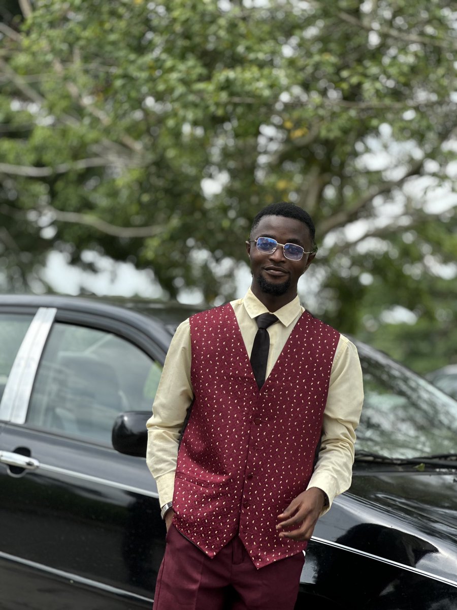femzzy2004's tweet photo. Dressed for the future, walking in purpose, and representing excellence. FYB Week starts with class, confidence, and professionalism.
#FYBWeek #CorporateDay #FutureLeaders #ClassAndConfidence https://t.co/p6xeC6gDdb