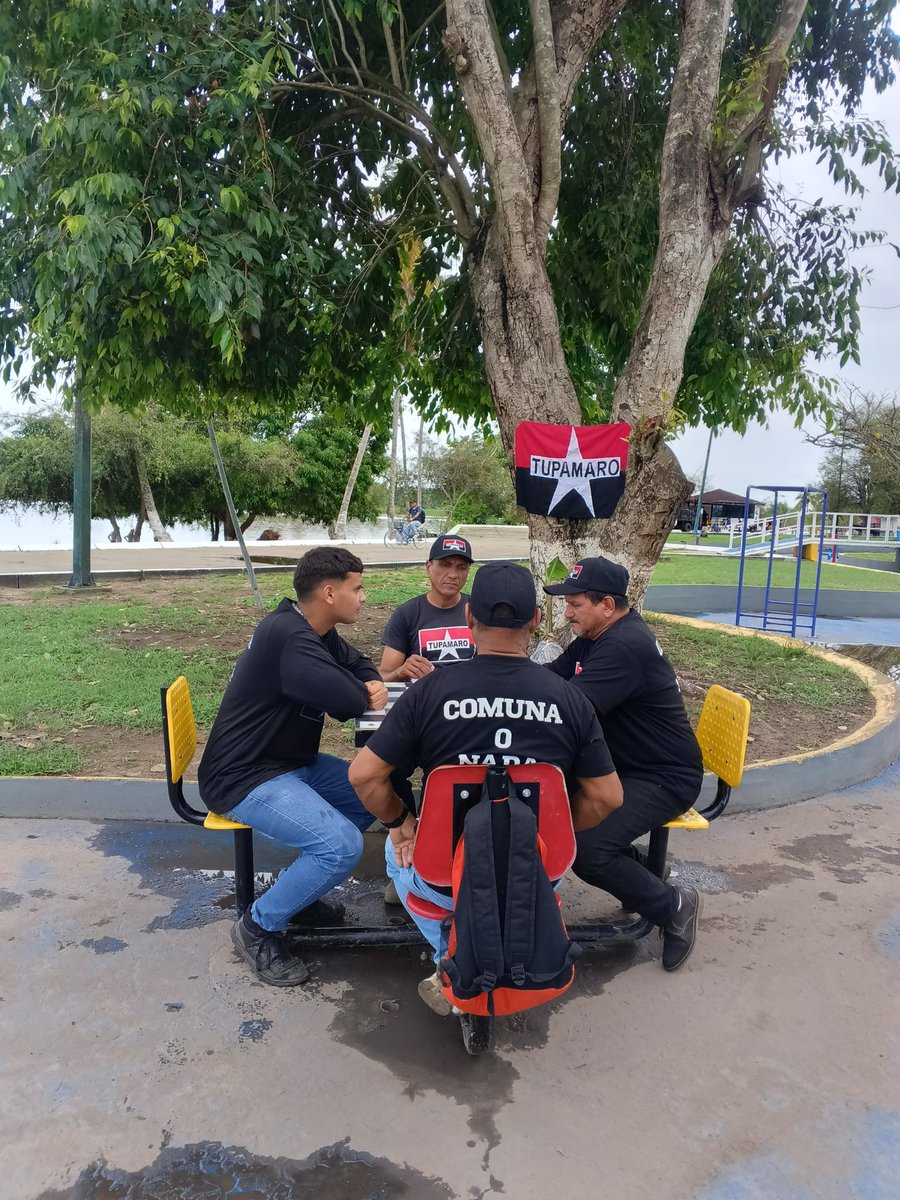 TupamaroMRT_'s tweet photo. Desde el estado Delta Amacuro, municipio Tucupita, el camarada Luis Tineo, Responsable Político Regional, junto a Yorvi Soto, Responsable de Formación Regional, visitó a los camaradas del municipio.

La reunión de trabajo  tuvo como propósito principal bajar las orientaciones estratégicas emanadas del último encuentro con el Responsable del Bloque Oriental, así como programar y unificar la agenda de las próximas actividades a desarrollarse.

Seguimos avanzando con trabajo colectivo, dirección colectiva y conciencia revolucionaria.
#TupamaroAntiimperialista