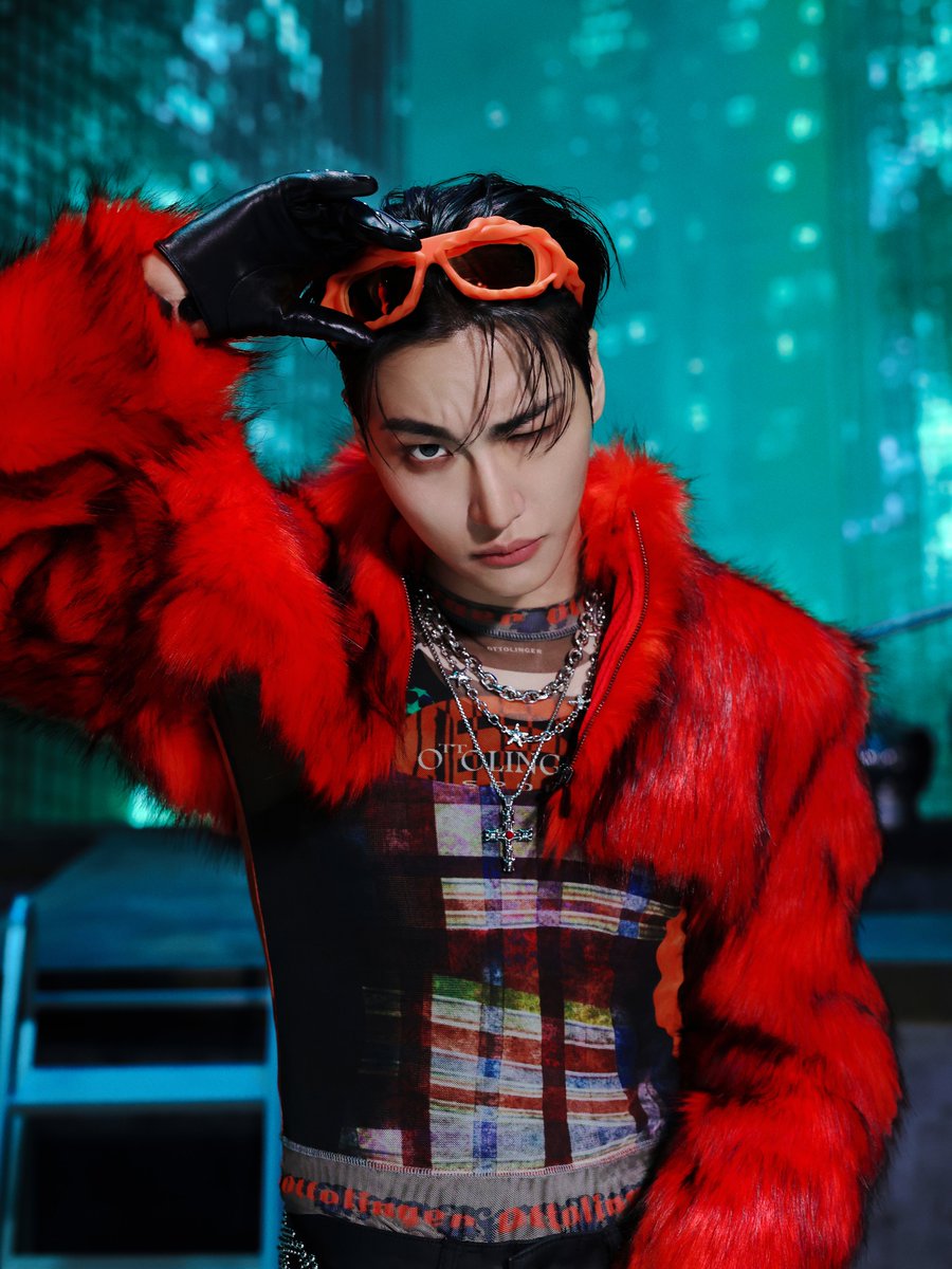 ansokoo's tweet photo. i really hope this space himbo neon warrior thing will be most of the mv for bad because i LOVED the crazy form mv for serving lore and concept in such a cunty but fun way 😭 it'd be perfect for summer https://t.co/IRN9Fz2eQx