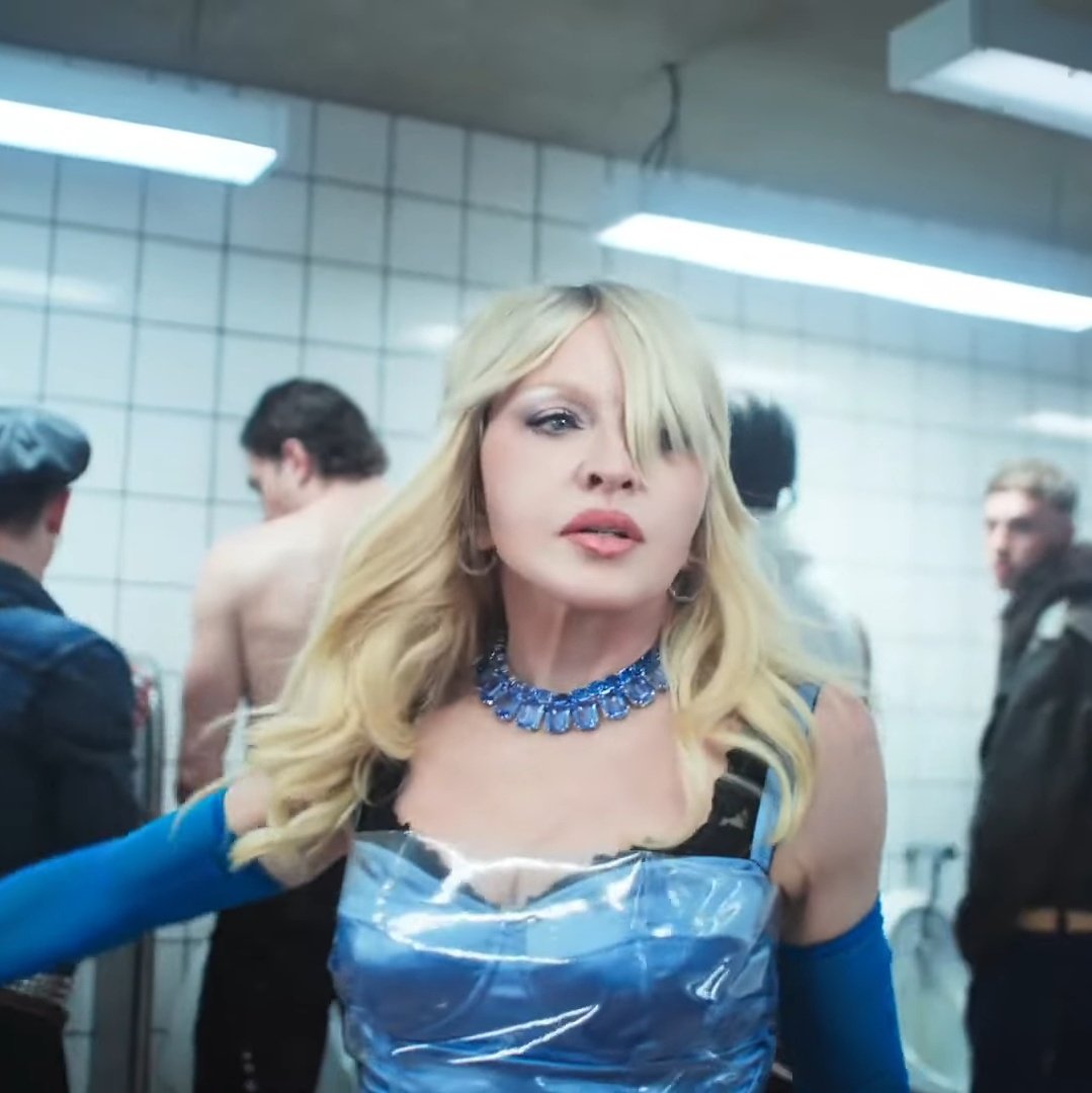madonnaxdaily's tweet photo. Madonna in Confessions II - The Film

(the song in this part should've been the lead single) https://t.co/GQ5AA6l6dH