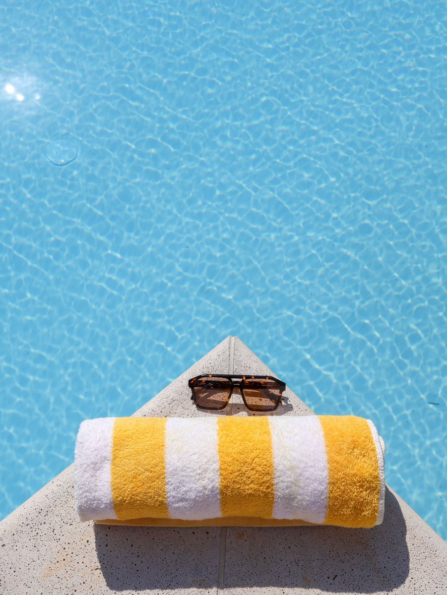 HancockSquare's tweet photo. One of our favorite things? Seeing our neighbors enjoying the community and taking time to relax poolside 💦☀️ It’s moments like these that make apartment living feel a little more like home. https://t.co/94umOjriIv