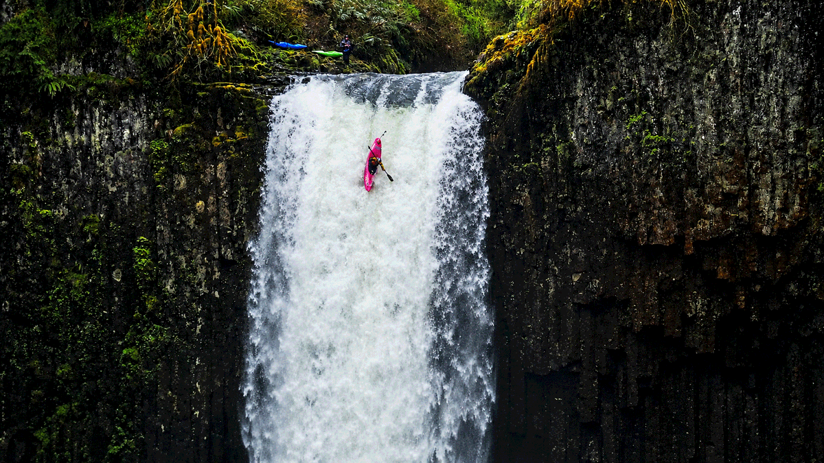 SternDuTube's tweet photo. People Doing Incredible Things Caught on Camera 😮🔥|| ✪ Stern DuTube https://t.co/souGHMx0rS https://t.co/PpJXL7BueD