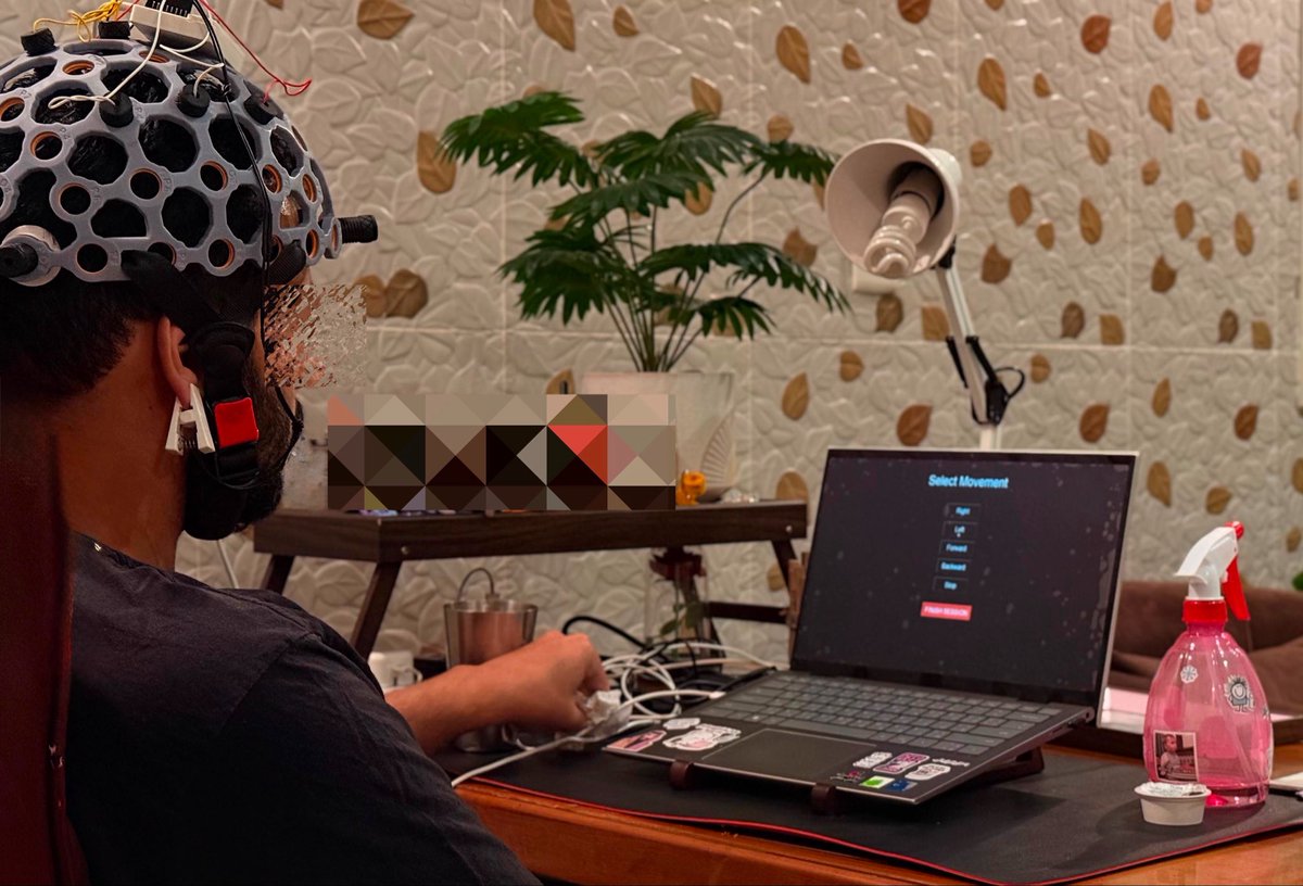 NeuroLink00's tweet photo. خمسة شهور واحنا نسجل داتا بسس !!🤯🤯
من أعماق قلوبنا نشكر جميع المتطوعين🙏❤️❤️ https://t.co/rs7oOU0Khn