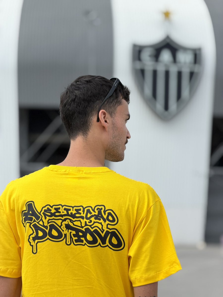 lucas13gusmao's tweet photo. Rapaziada, tô vendendo umas blusas para os atleticanos assistirem a copa 🐔🇧🇷

Valor: R$90

Quem tiver interesse chama na DM 👊🏻 https://t.co/8jxytMRn9E