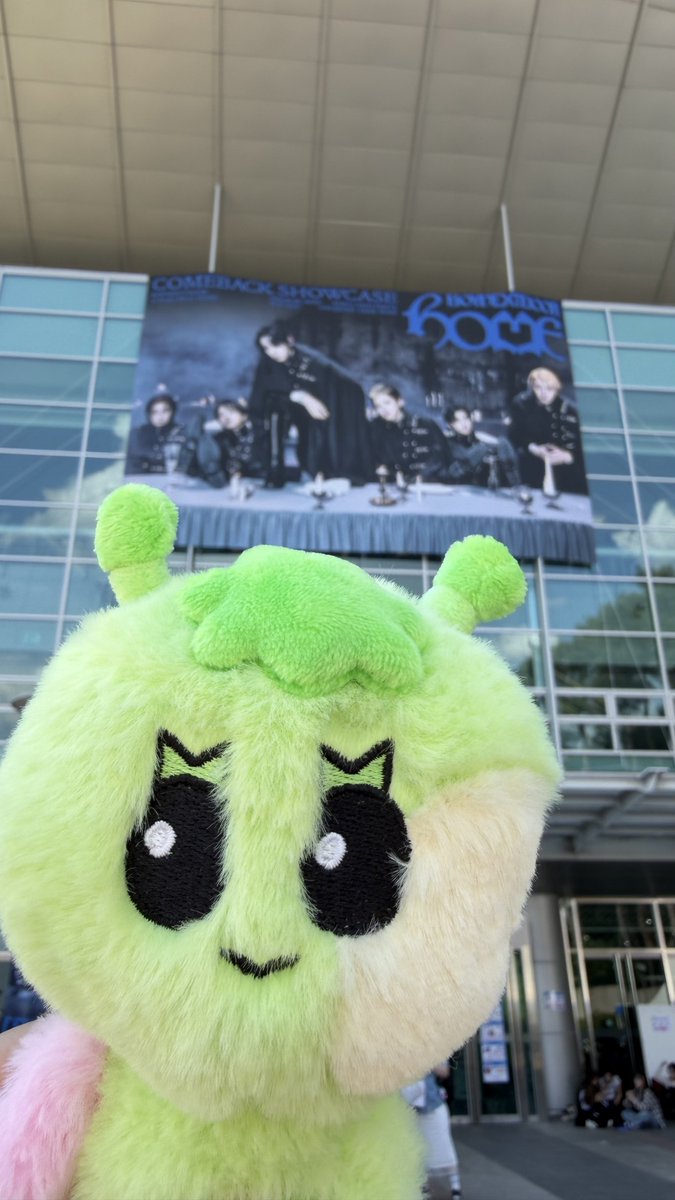 _38_j's tweet photo. #rt 보이넥스트도어 정규 홈 바이럴 쇼케이스 현장에서 쁘넥도 삼한이 인형 키링 분실했어요 
습득하신 분은 제발 연락 주세요
공연장에서 나오는 길에 잃어버린 것 같아요… https://t.co/NYWnFz9869