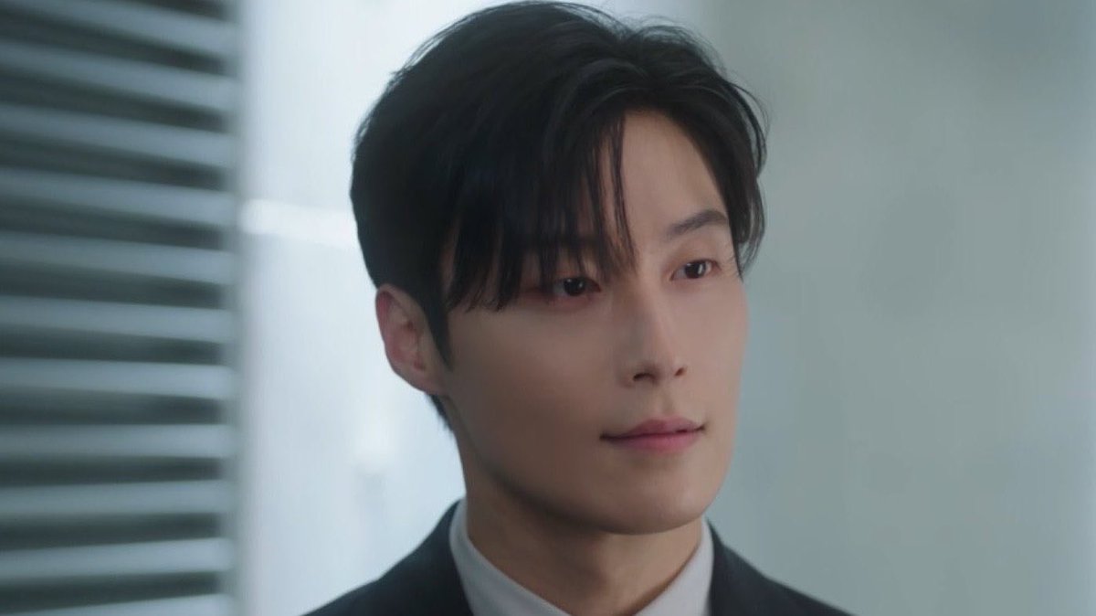 hoshiemay's tweet photo. his visual in these specific hairstyles tho. I NEED MORE SAMPLES IM A VISUAL LEARNER https://t.co/kZS0XeBHqe
