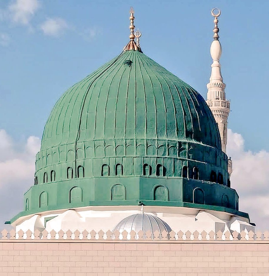 Zaid_Subhi93's tweet photo. وحقِّكم ما لذّ لي غيرُ ذكركم
وذكر سواكم في فمي قطّ لايحلو
متى تجمع الأيام بيني وبينكم
ويفرح مشتاق إذا جمع الشمل
فمن شاهدت عيناه نور جمالكم
يموت اشتياقاً نحوكم قطّ لا يسلو .. https://t.co/BIEgR4CZIB