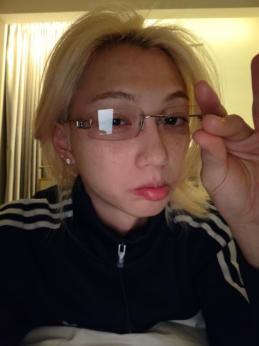 cghanbin's tweet photo. Penutup malam ini. Biar mimpi indah. https://t.co/M0PNs7BpKx